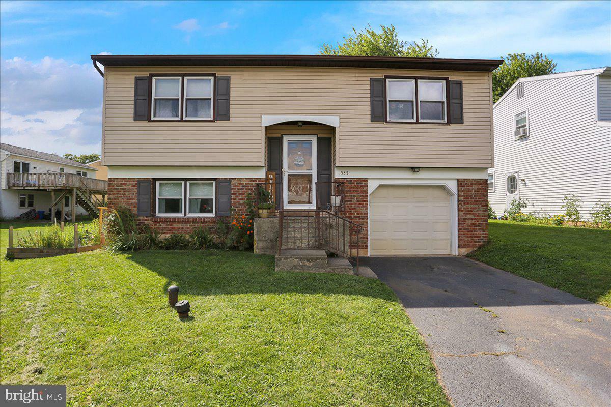 Property Photo: 535 Poplar Street PA 19503