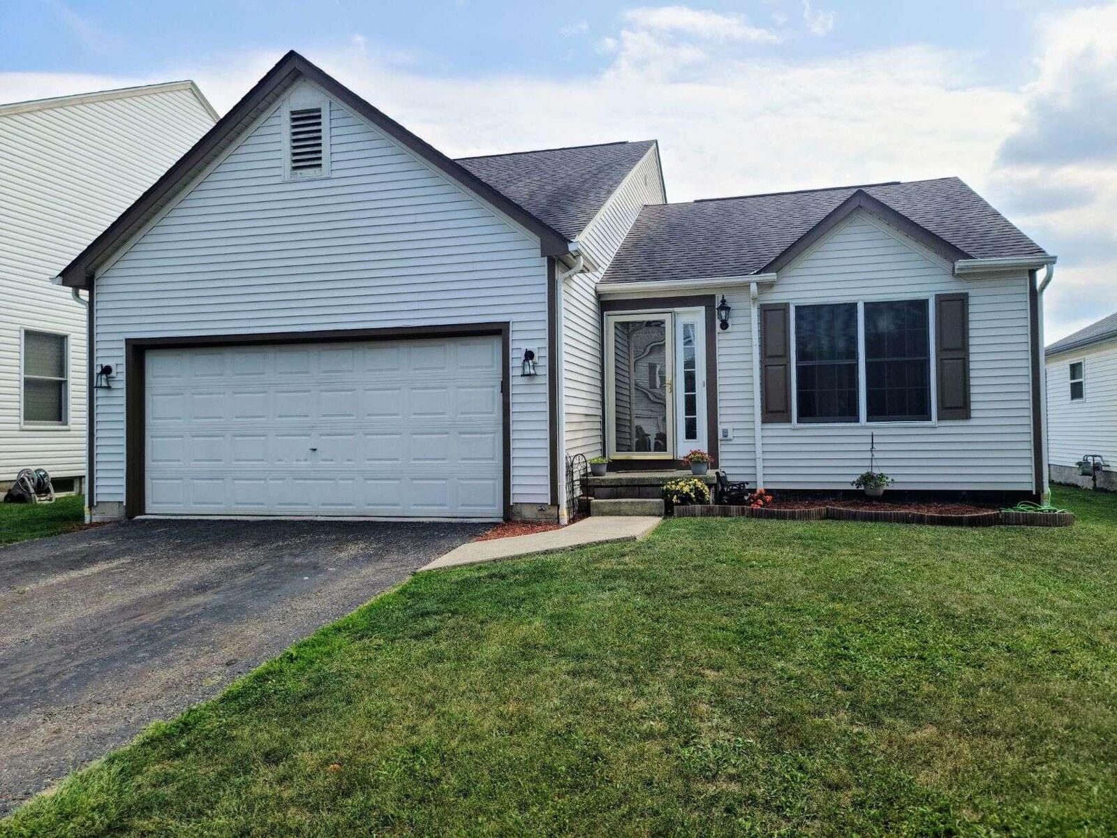 Property Photo: 8513 Arlen Drive OH 43004