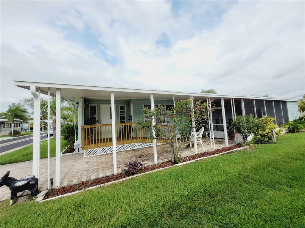 Property Photo: 194 Royal Palm Drive FL 34689