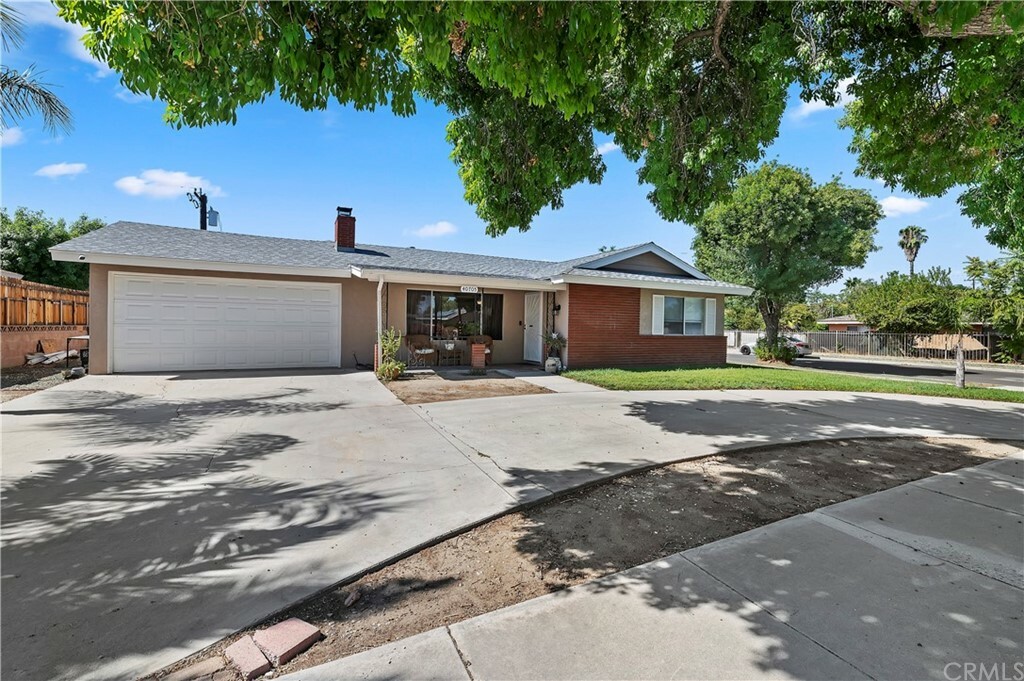 Property Photo:  40705 Acacia Avenue  CA 92544 