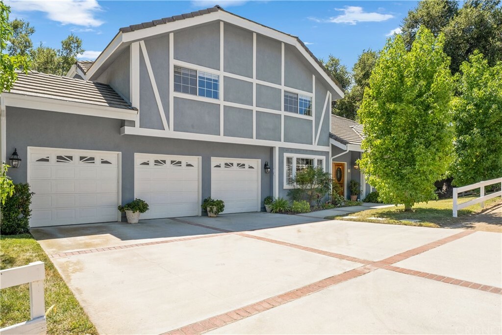 Property Photo:  17 Hackamore Lane  CA 91307 