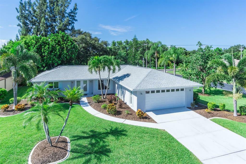 Property Photo: 1132 Olga Court FL 34293