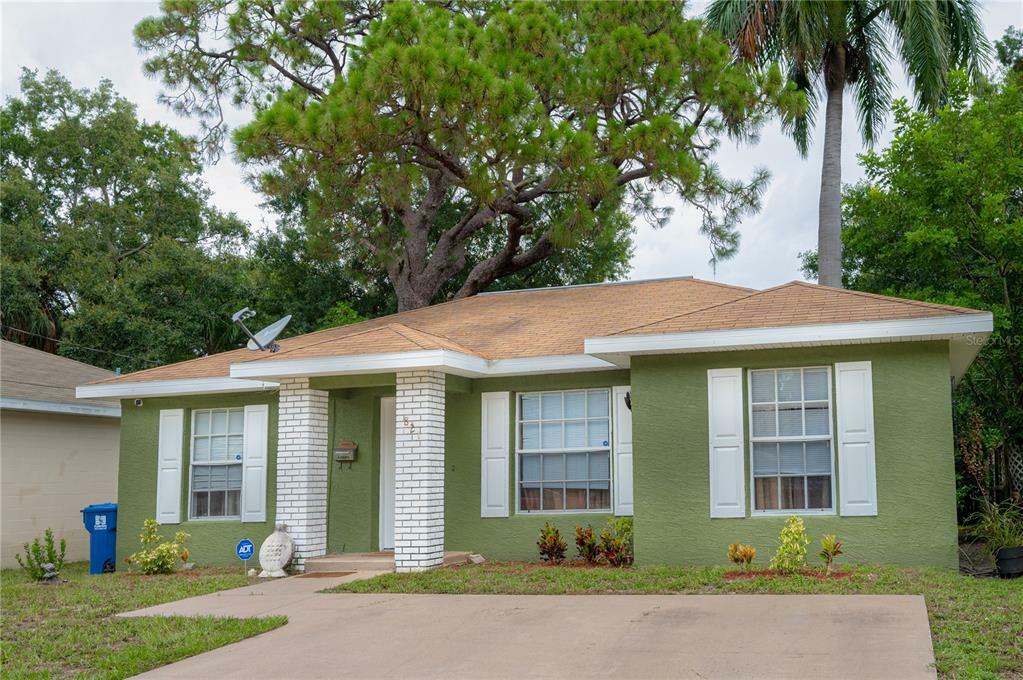 Property Photo:  821 35th Avenue S  FL 33705 