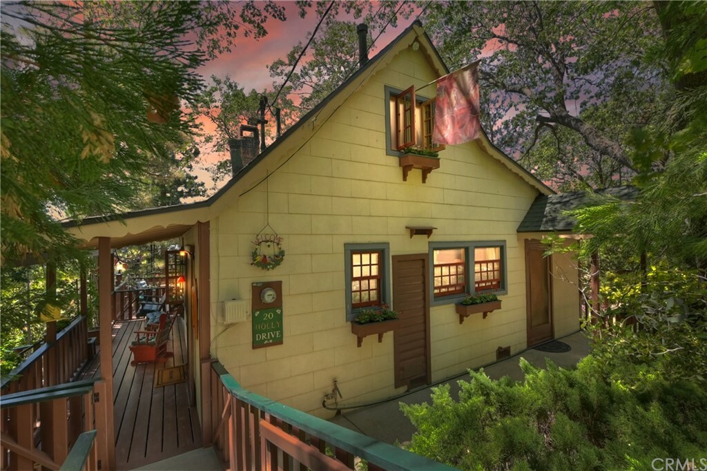 Property Photo: 20 Holly Drive CA 92382