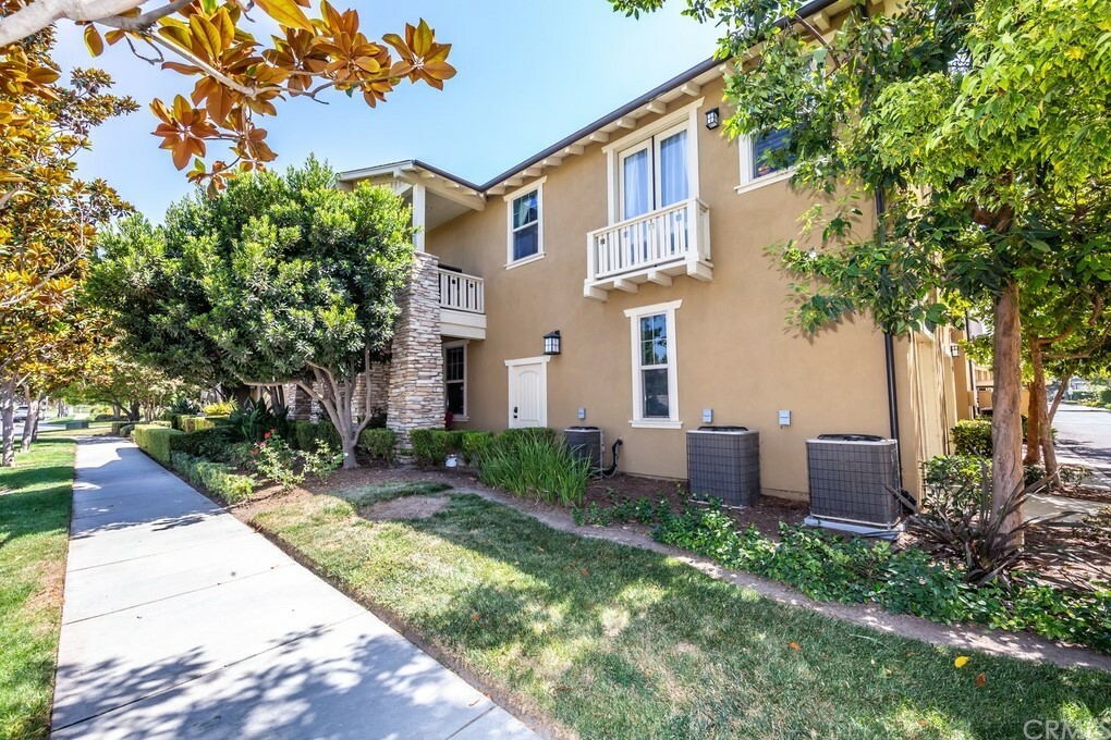 Property Photo:  3259 S Edenglen Avenue 9  CA 91761 