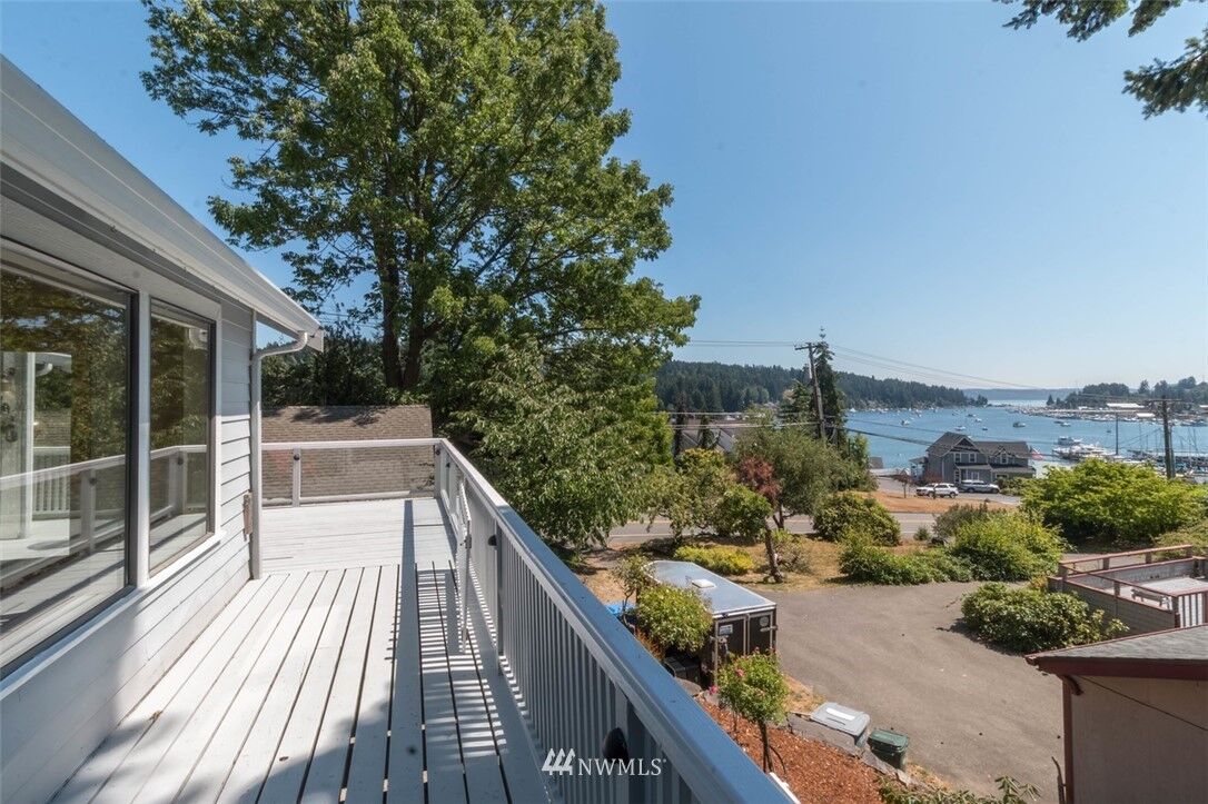 Property Photo:  9118  Peacock Hill Avenue  WA 98332 