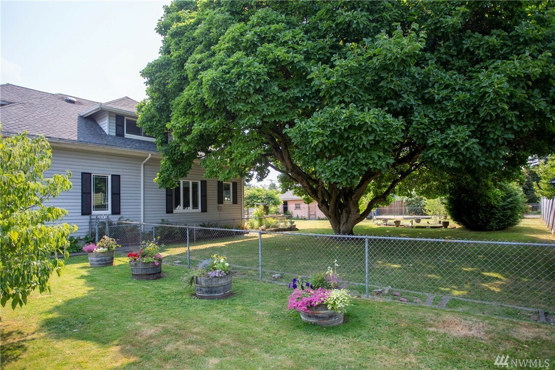 515 Morris Ave S  Renton WA 98059 photo