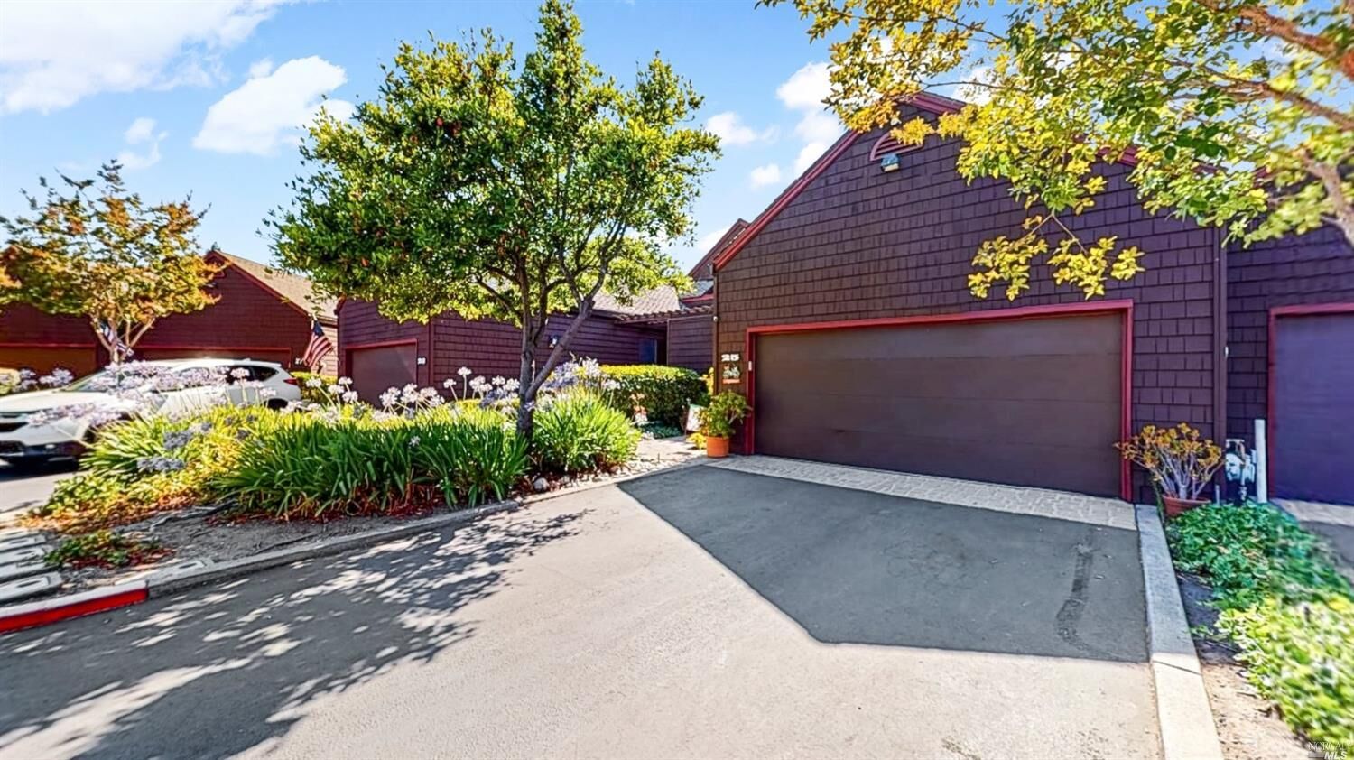 Property Photo: 1320 North Street 25 CA 95404