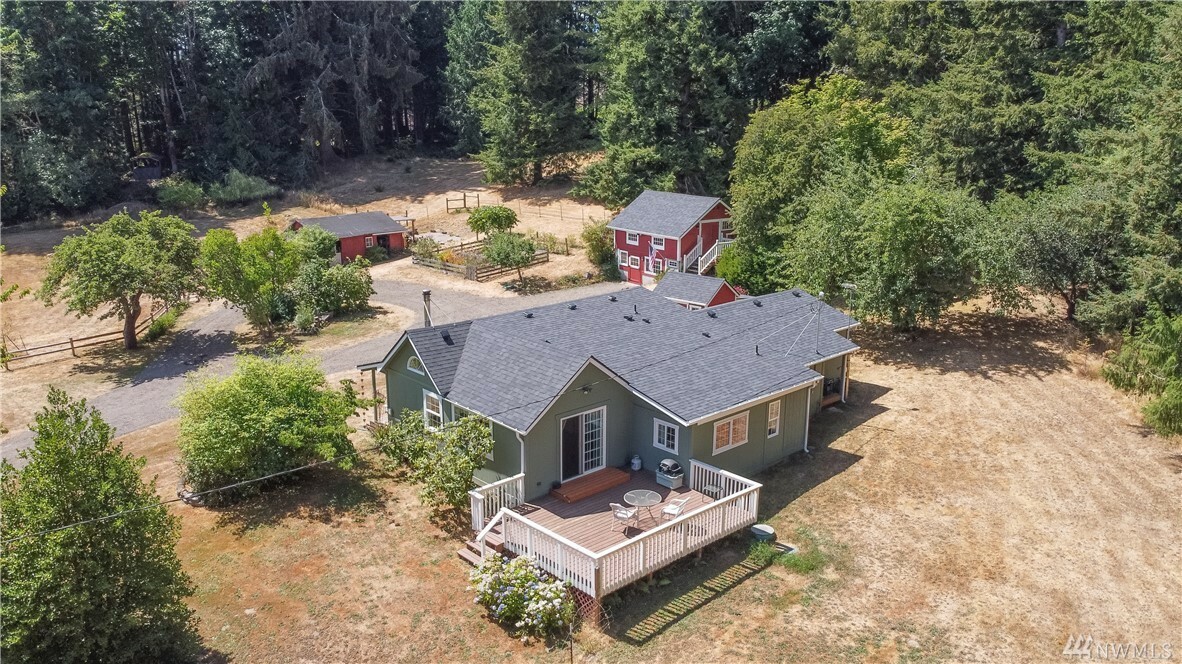 Property Photo:  4040 West Valley Rd  WA 98325 
