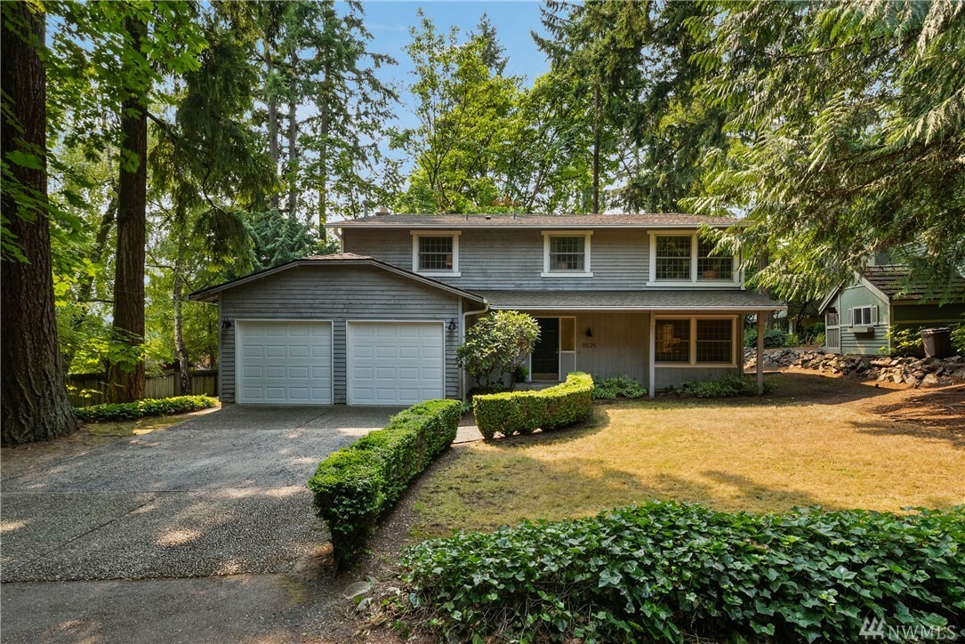 Property Photo:  9525 SE 69th St  WA 98040 