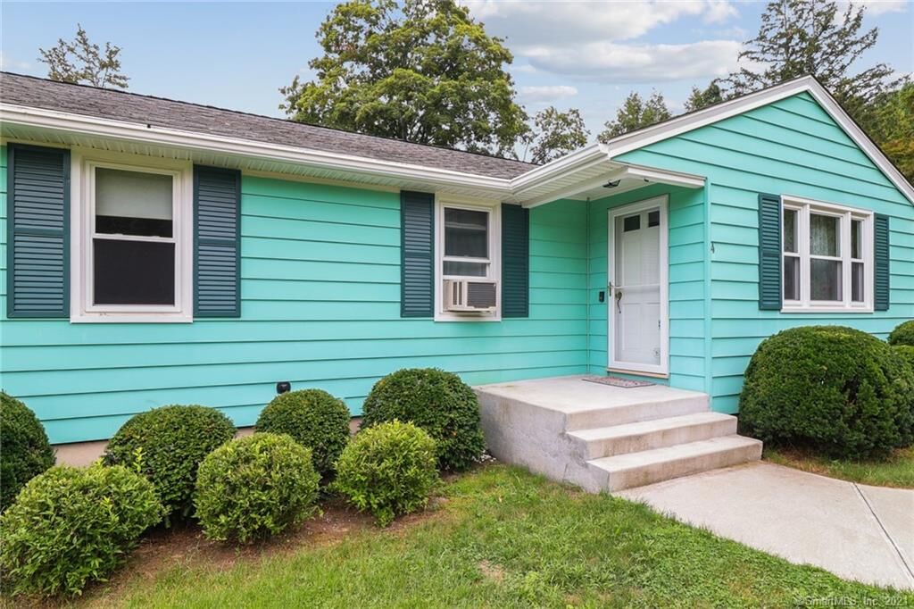 Property Photo:  4 Bunting Road  CT 06483 