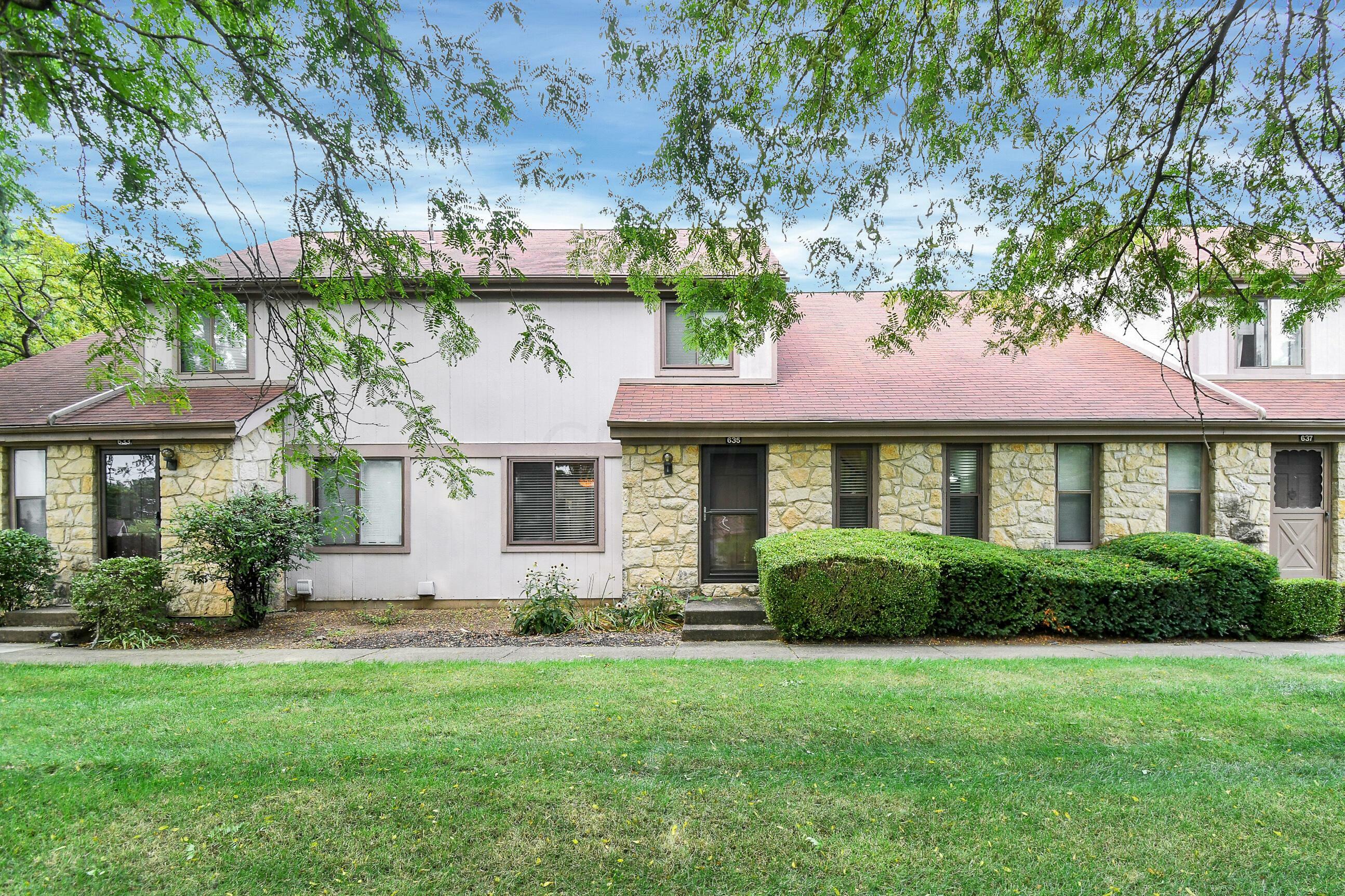Property Photo: 635 Farler Drive OH 43213