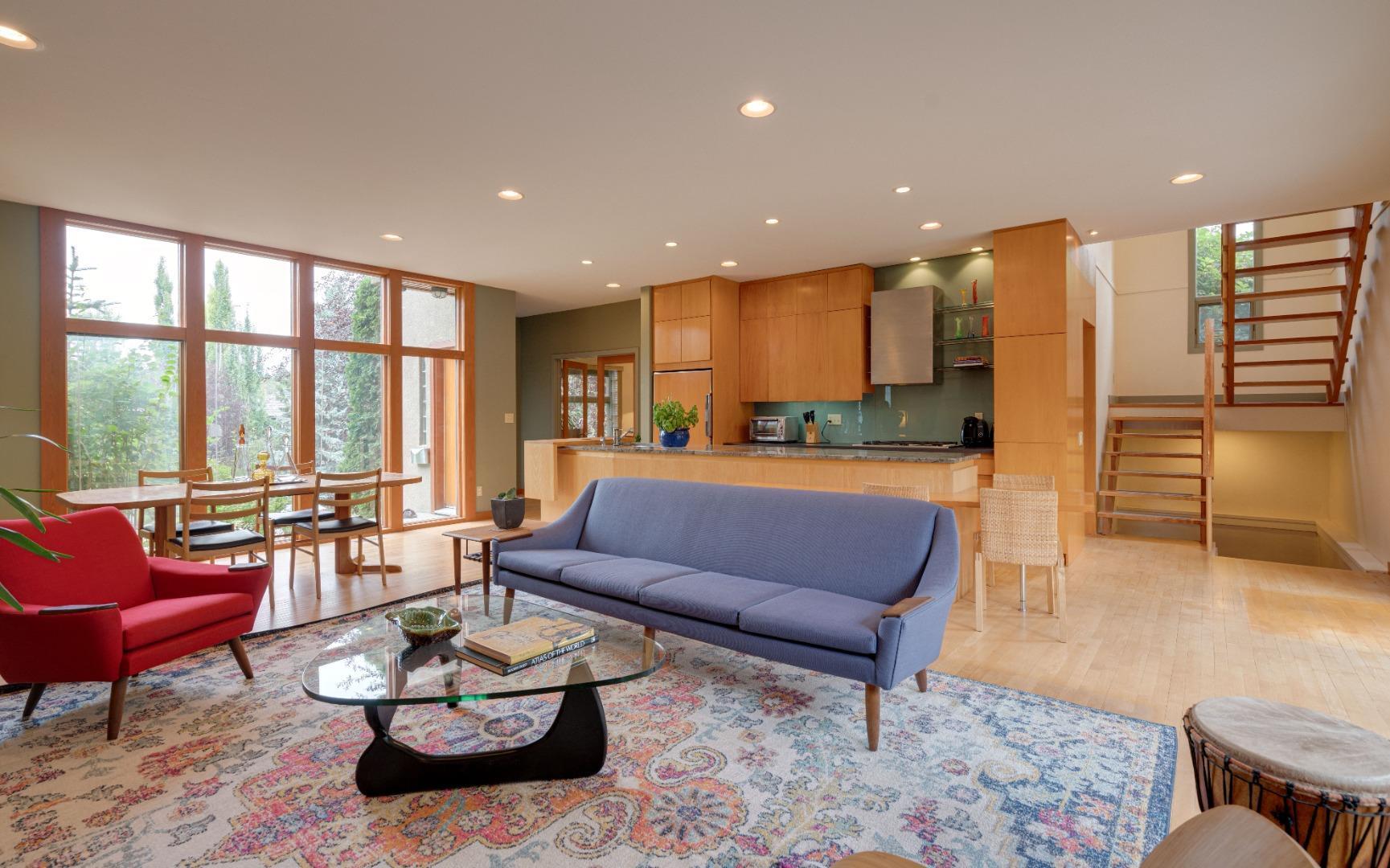 Property Photo:  1129 Premier Way SW  AB T2T 1L7 