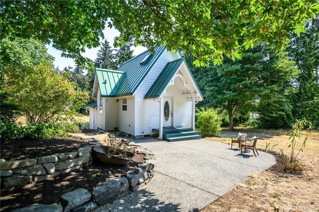 Property Photo: 20050 81st Ave SW WA 98070