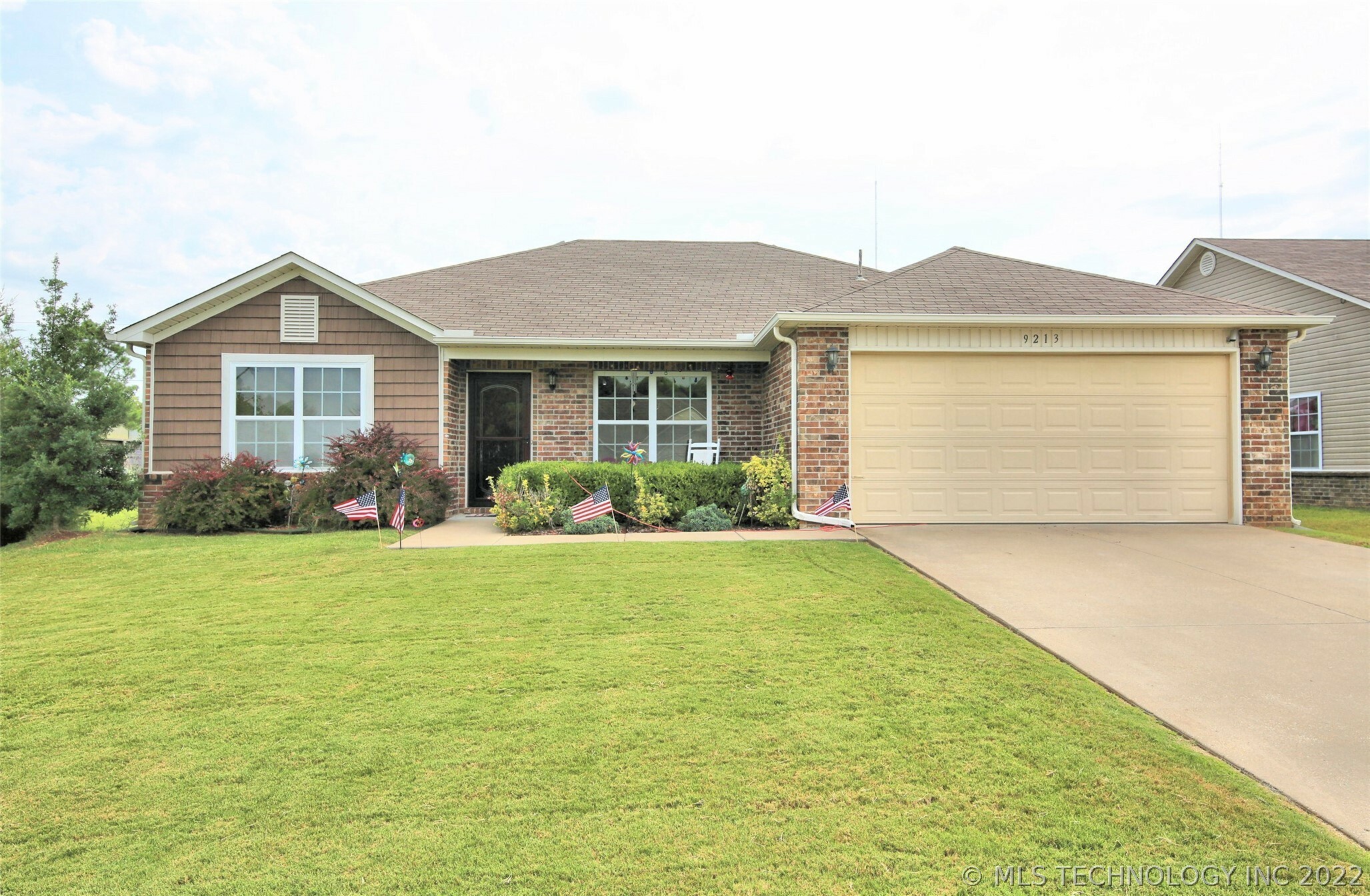 Property Photo:  9213 S 256th Avenue  OK 74014 