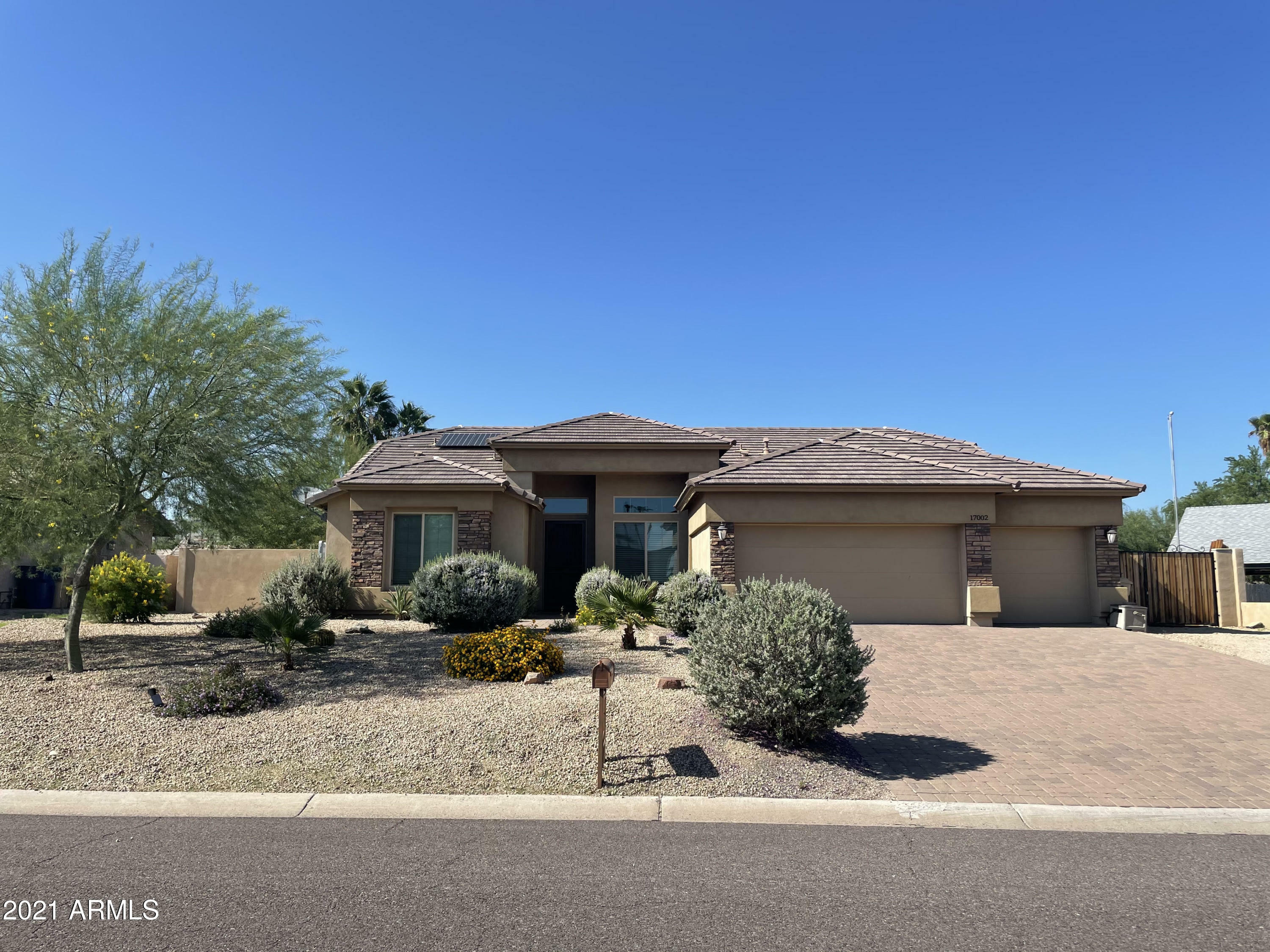 Property Photo: 17002 E Alamosa Avenue AZ 85268
