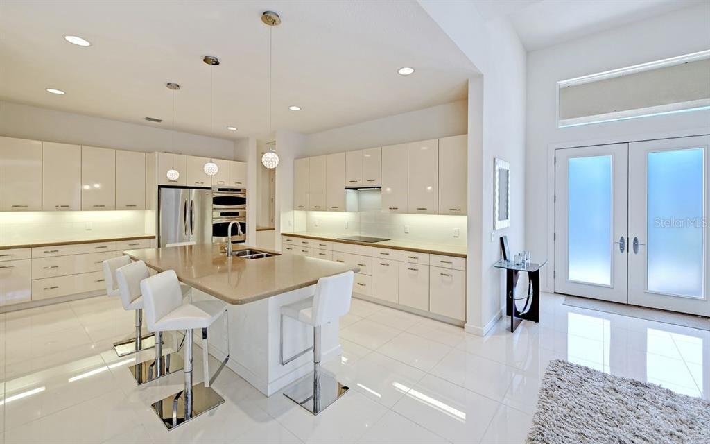Property Photo: 3315 Sabal Cove Drive FL 34228