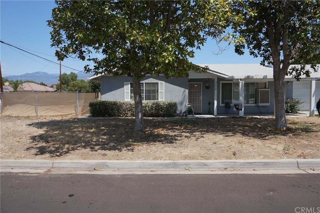 Property Photo: 27018 Val Deane Way CA 92544