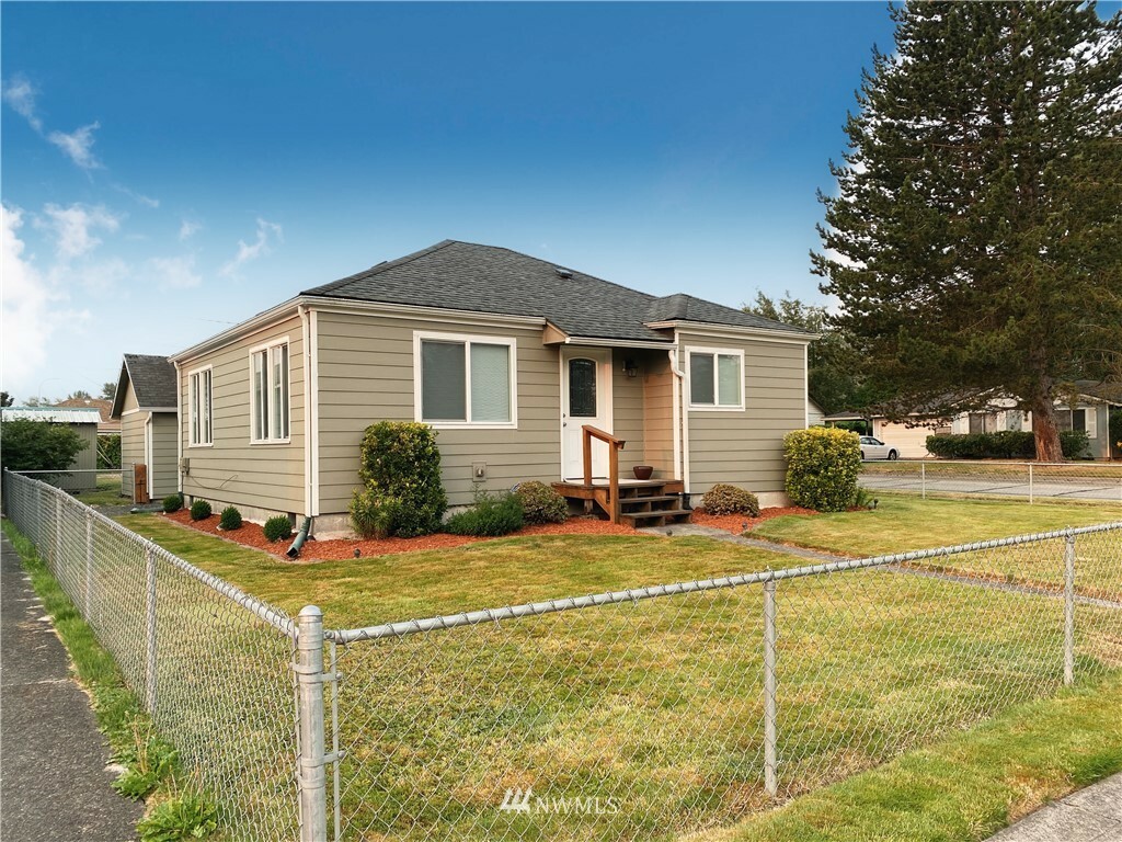 Property Photo:  3177 Florida Street  WA 98632 