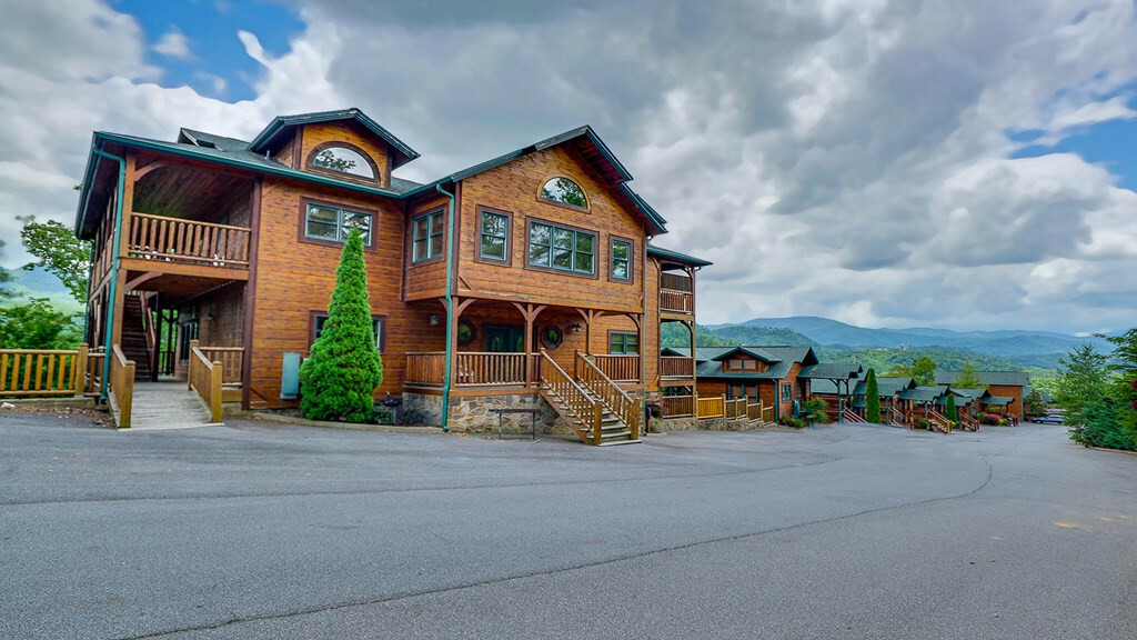 Property Photo: 702 Park Vista Way TN 37738