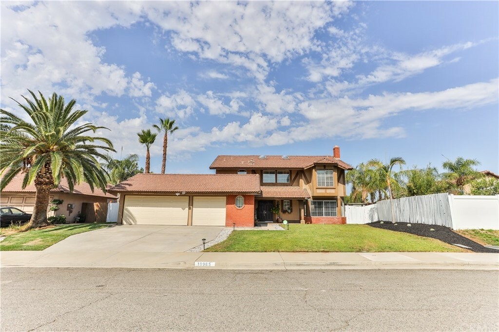 Property Photo:  10985 Lemonwood Circle  CA 92557 