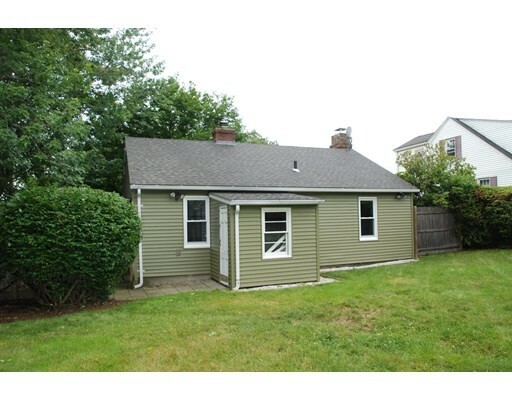 Property Photo:  6 Woodridge Rd  MA 01606 