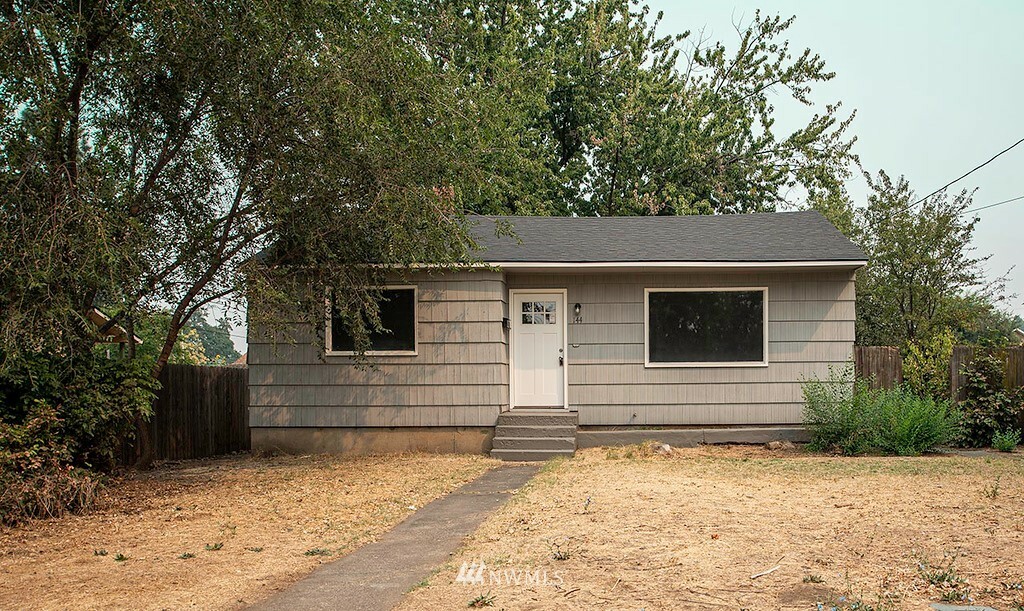 Property Photo: 144 Kenneth Street WA 99362