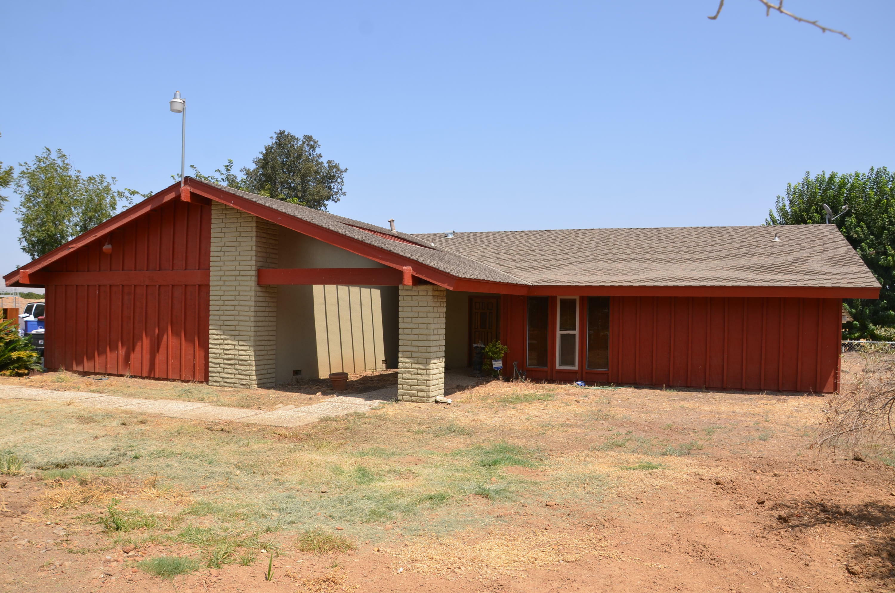 Property Photo:  19446 Road 236  CA 93267 