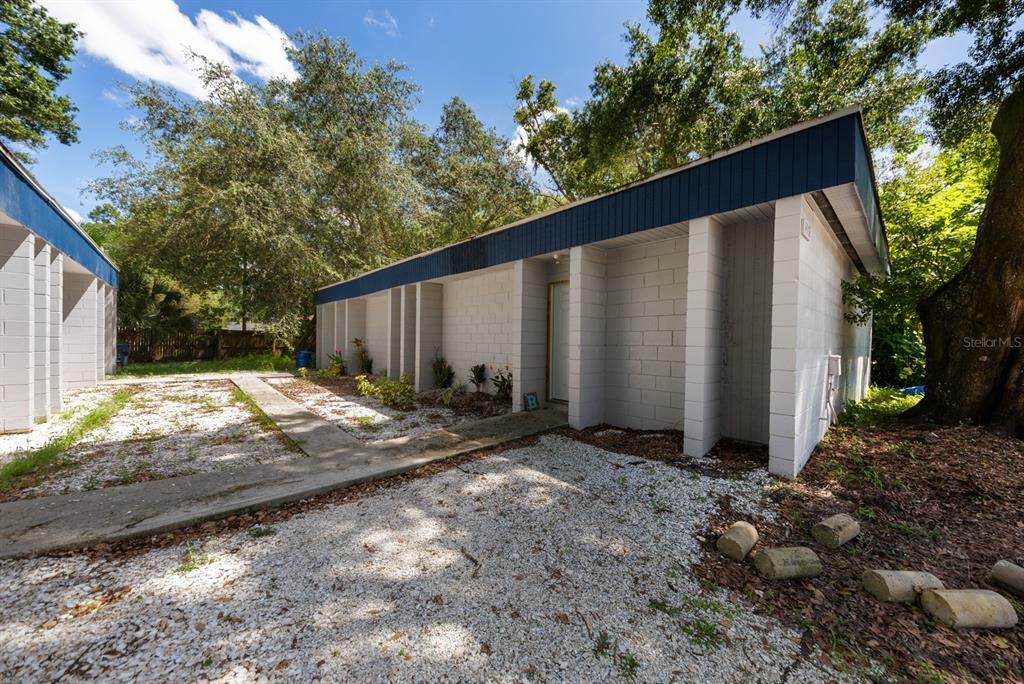 Property Photo:  1612 E Kirby Street Ab  FL 33604 