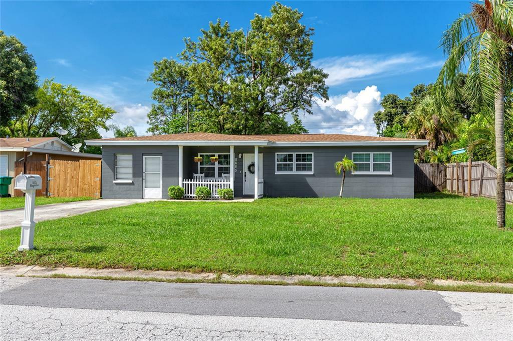 Property Photo:  8685 Magnolia Drive  FL 33777 