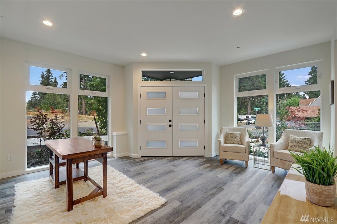 Property Photo: 5510 238th St SW E WA 98043
