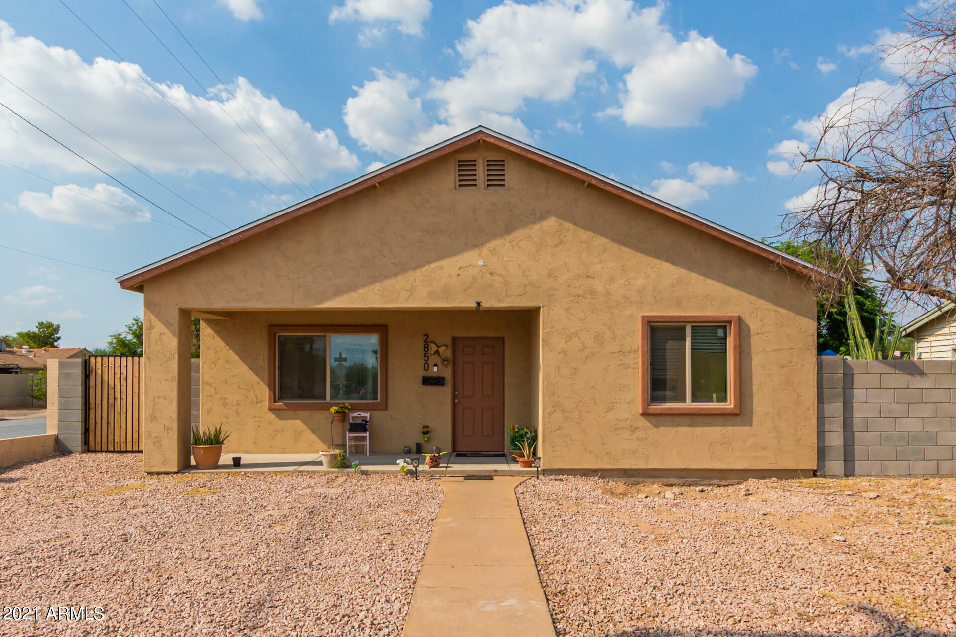 Property Photo:  2850 W Fillmore Street  AZ 85009 