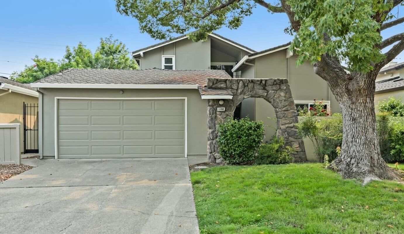 Property Photo: 1160 Rosa Del Rio Way CA 95822