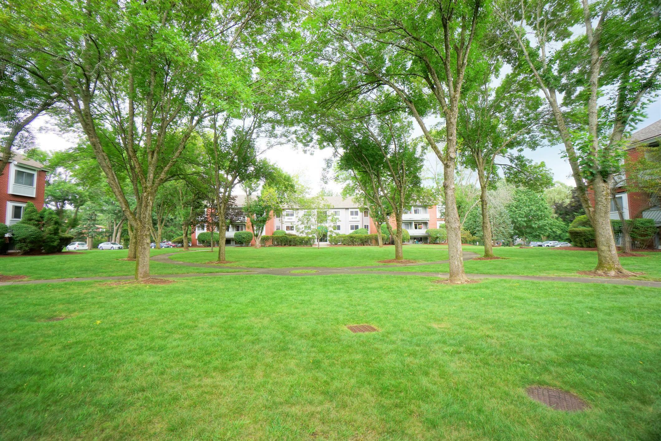 Property Photo:  121 Cluff Crossing Road 16  NH 03079 