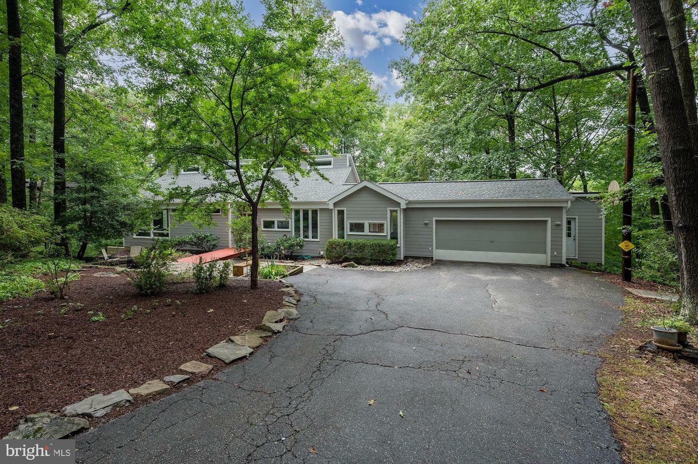 Property Photo:  10109 Lloyd Road  MD 20854 