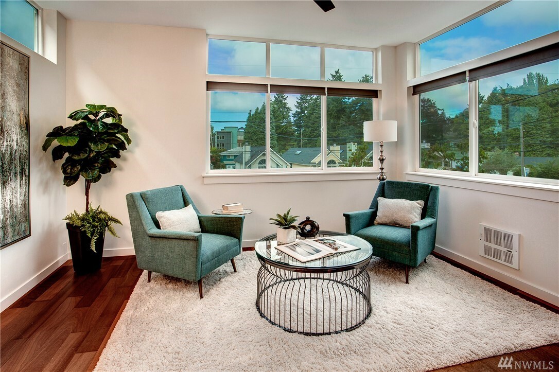Property Photo: 9750 Densmore Ave N WA 98103
