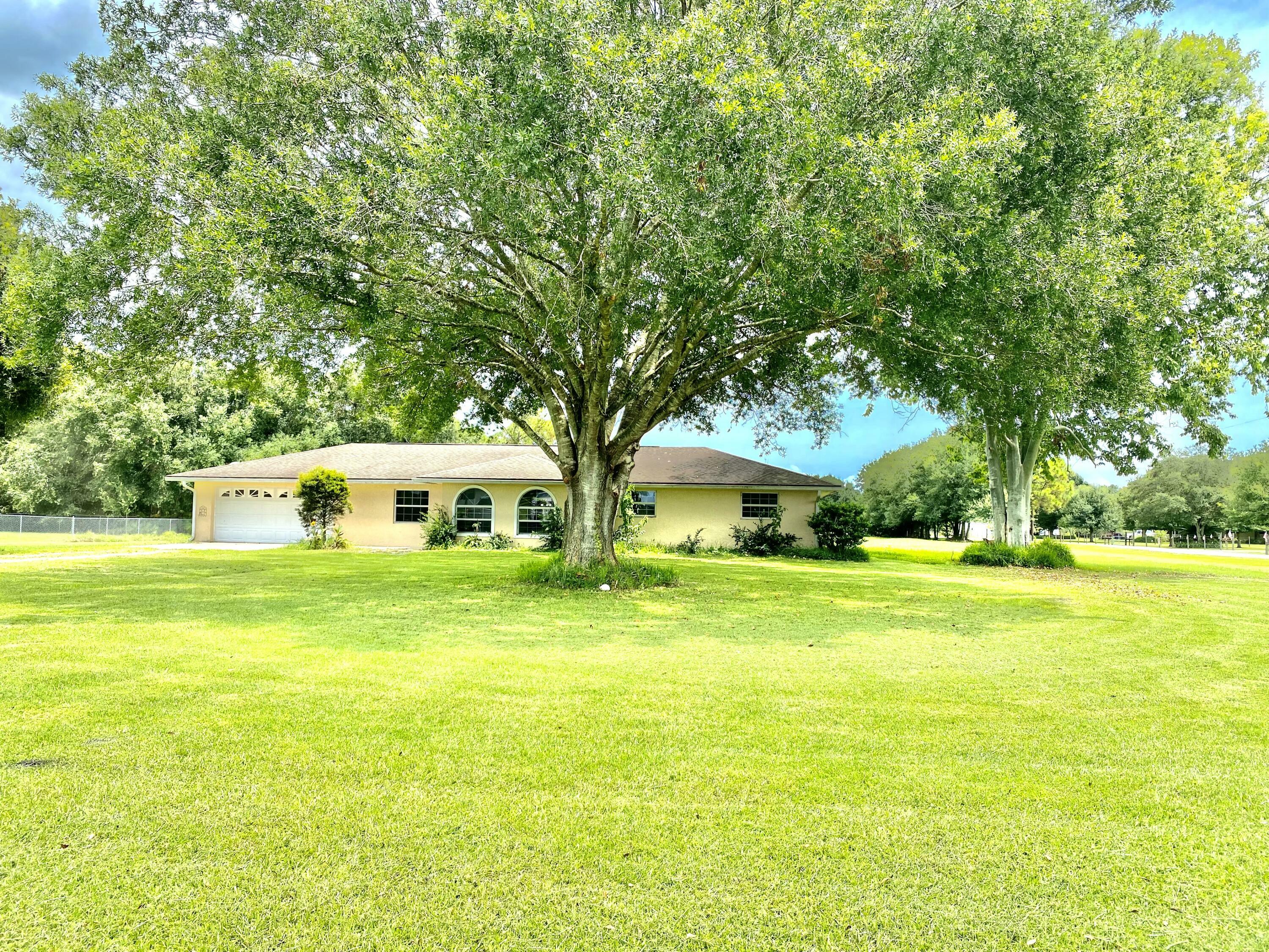 Property Photo:  11404 NW 2nd Terrace  FL 34972 