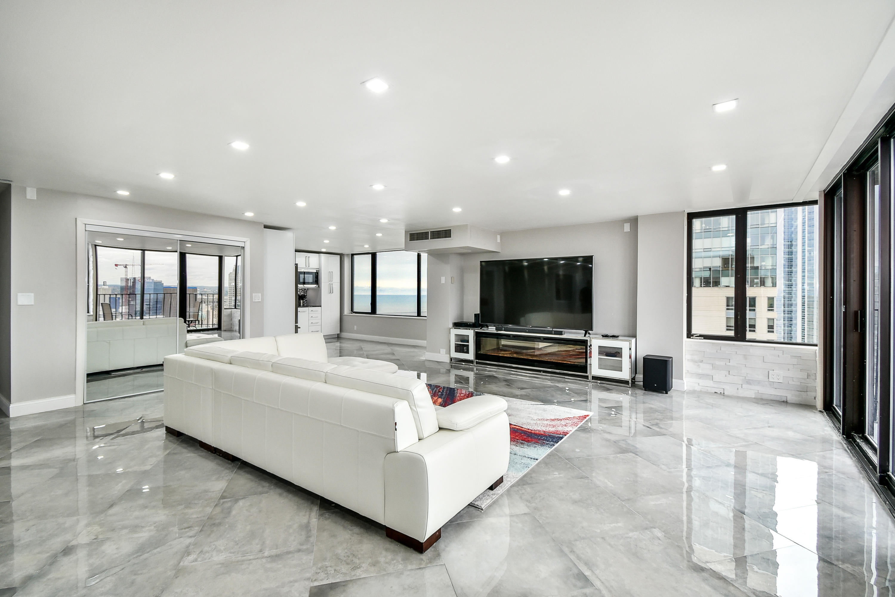 Property Photo: 929 N Astor St 2601/2603 WI 53202