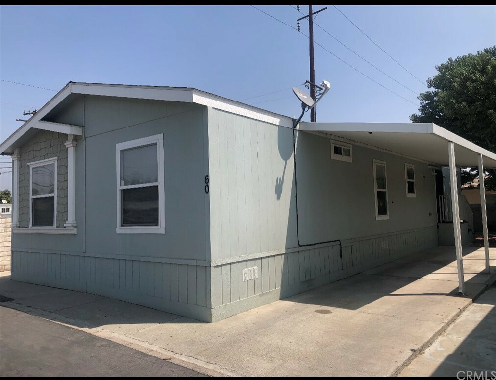 Property Photo:  721 E 9th Street 60  CA 92410 