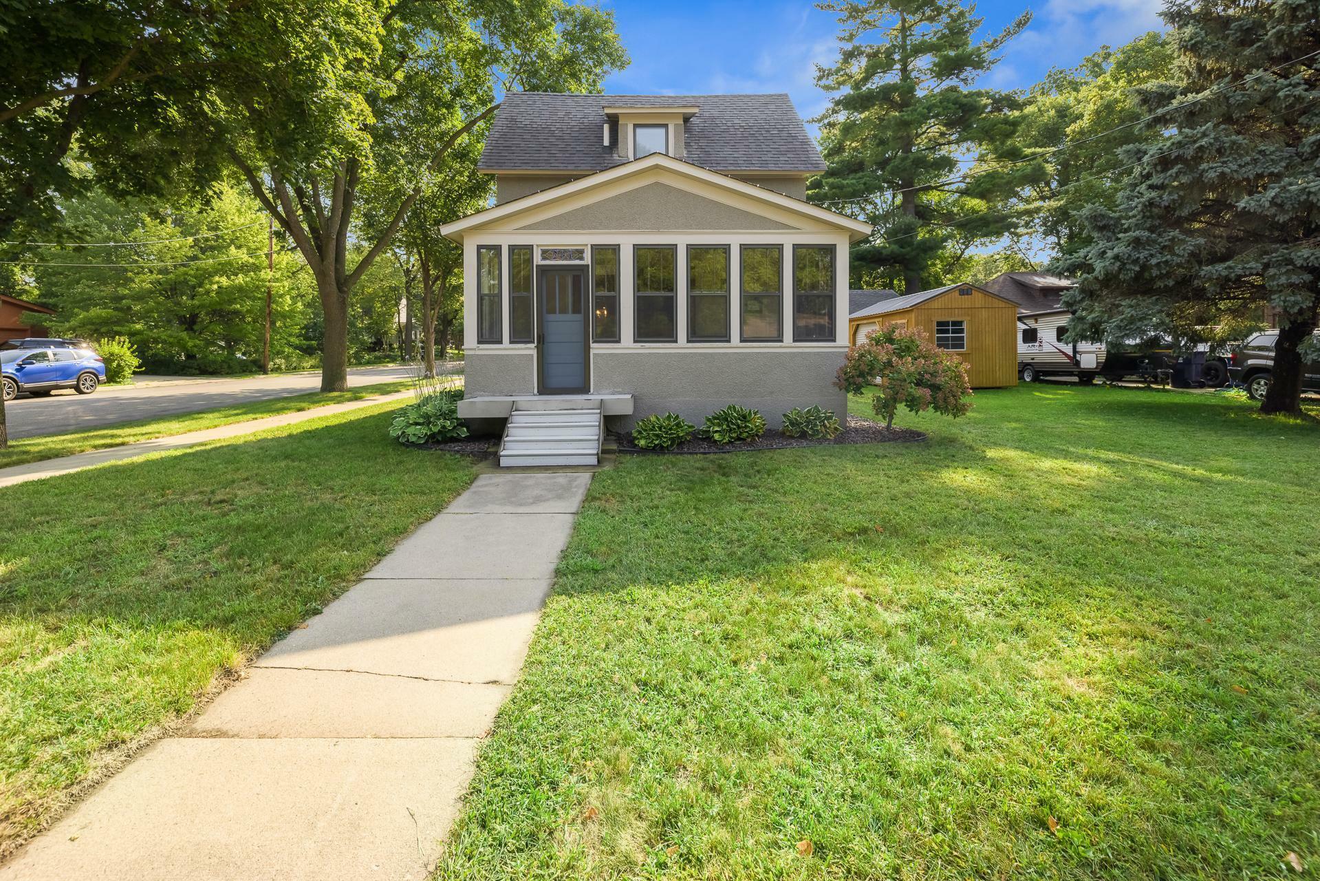 Property Photo:  201 Lincoln Street S  MN 55057 