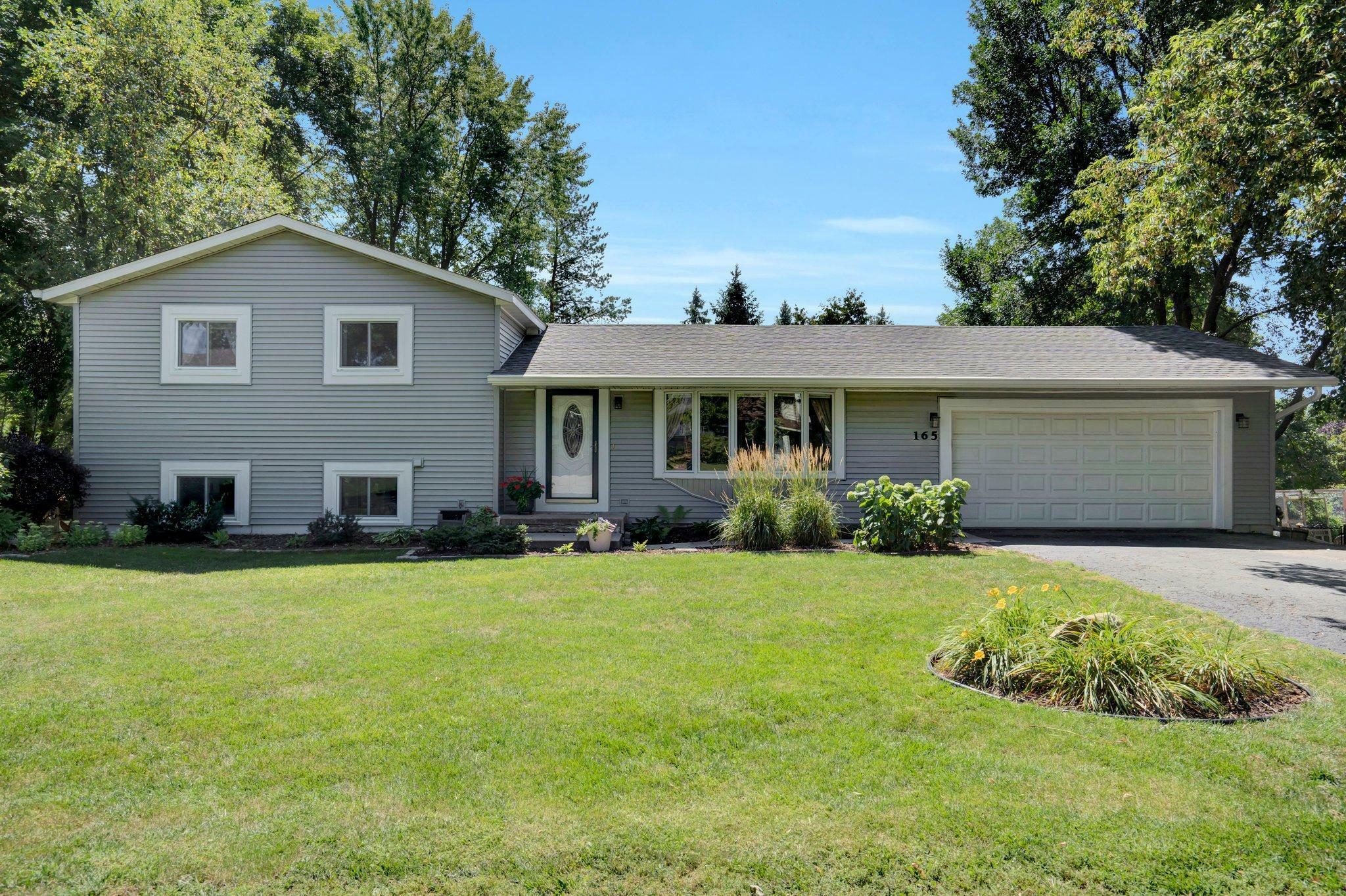 Property Photo: 165 Hillview Lane MN 55357