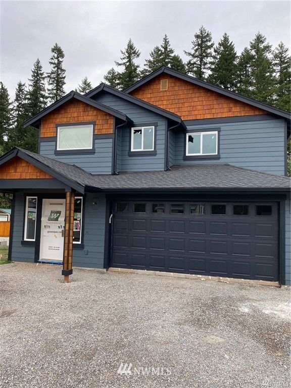 Property Photo:  635 Givens Street  WA 98241 