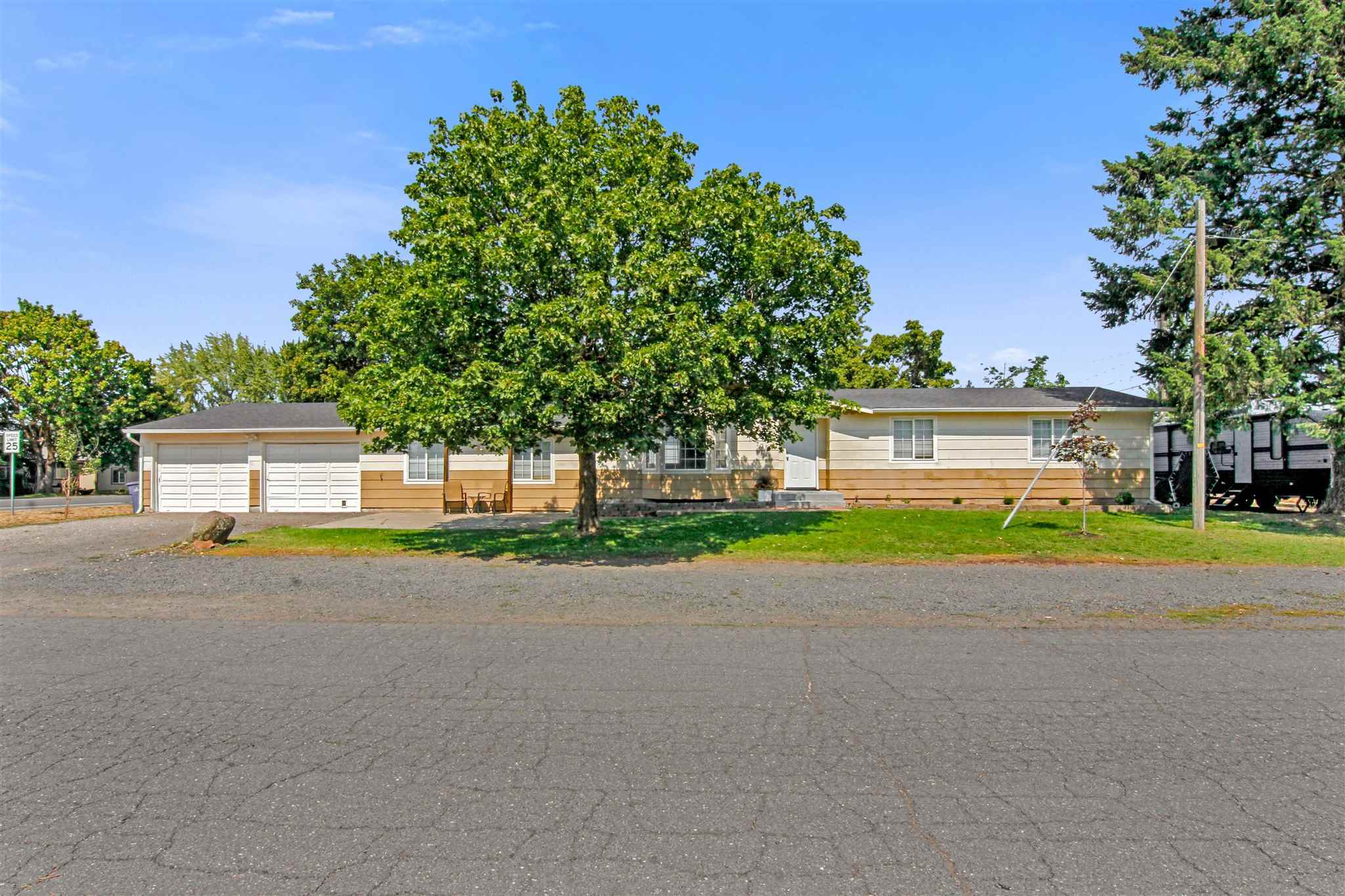 Property Photo: 705 E Ladd St WA 99022-9109