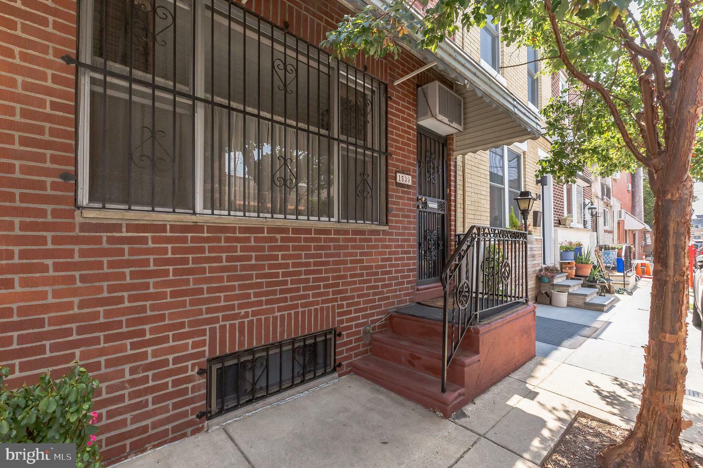 Property Photo:  1539 S Camac Street  PA 19147 