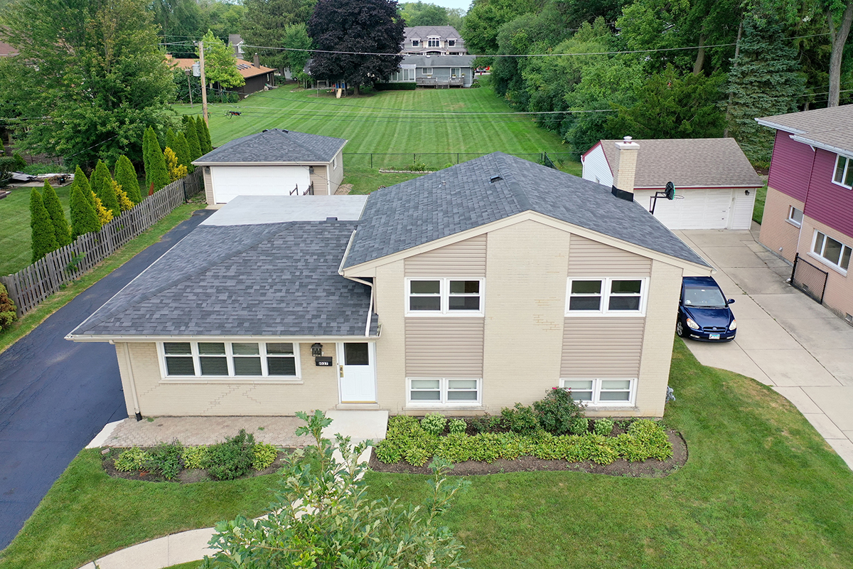 Property Photo: 1027 N Gibbons Avenue IL 60004