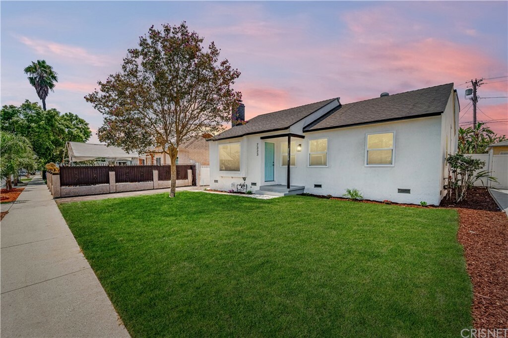 Property Photo:  7323 Camellia Avenue  CA 91605 