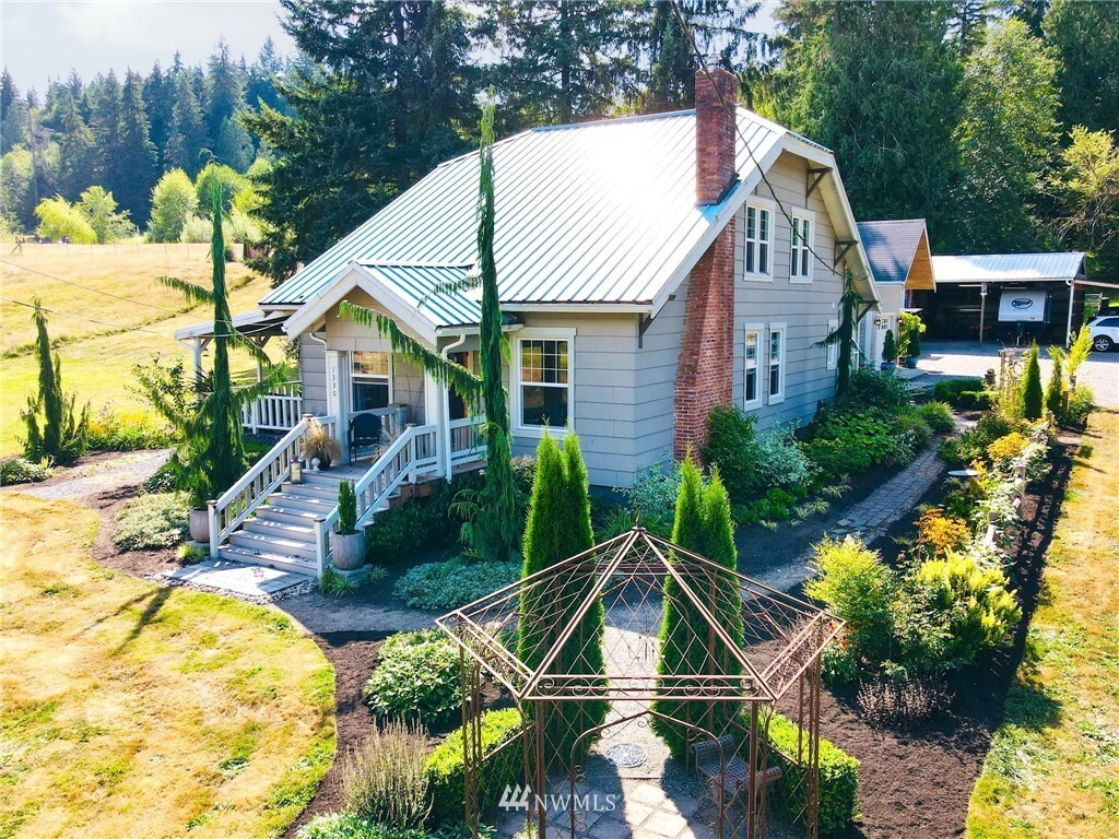 Property Photo:  1330 Connors Road  WA 98290 