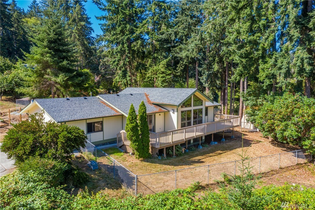Property Photo:  4975 Bakerview Rd  WA 98277 