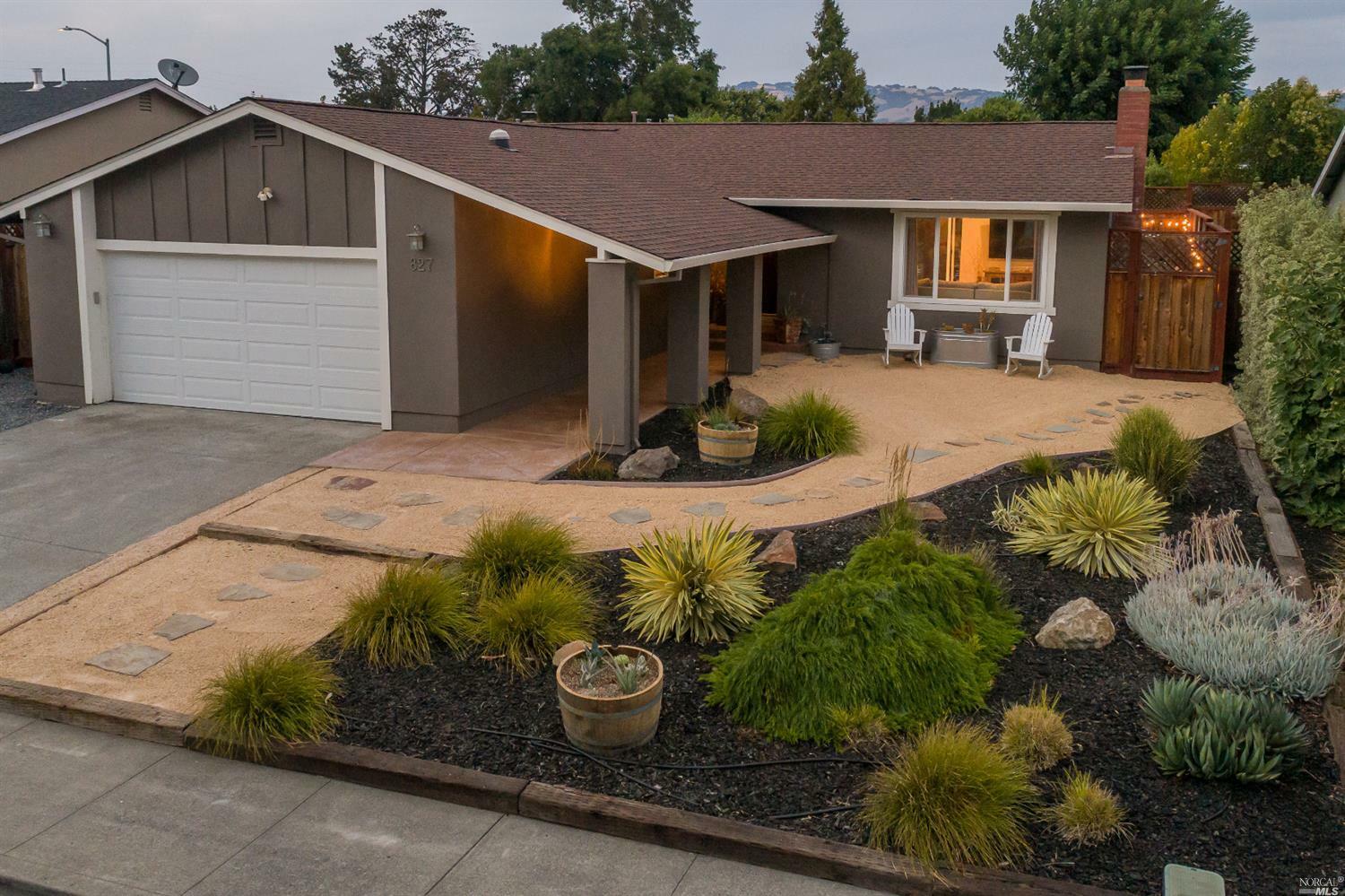 Property Photo:  827 Grouse Lane  CA 94954 