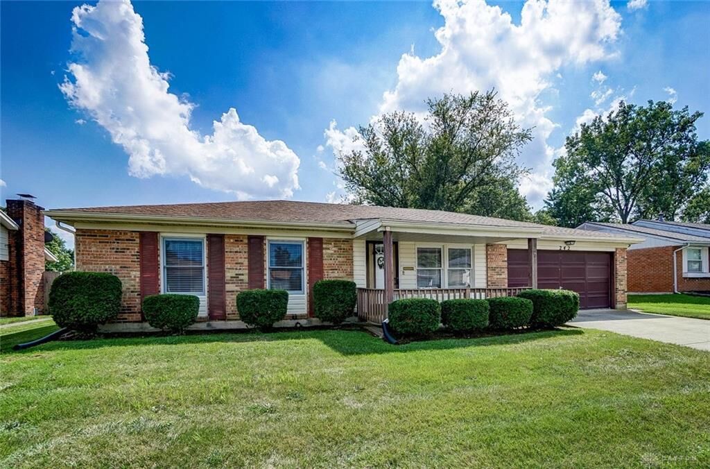 Property Photo: 242 Grantwood Drive OH 45449